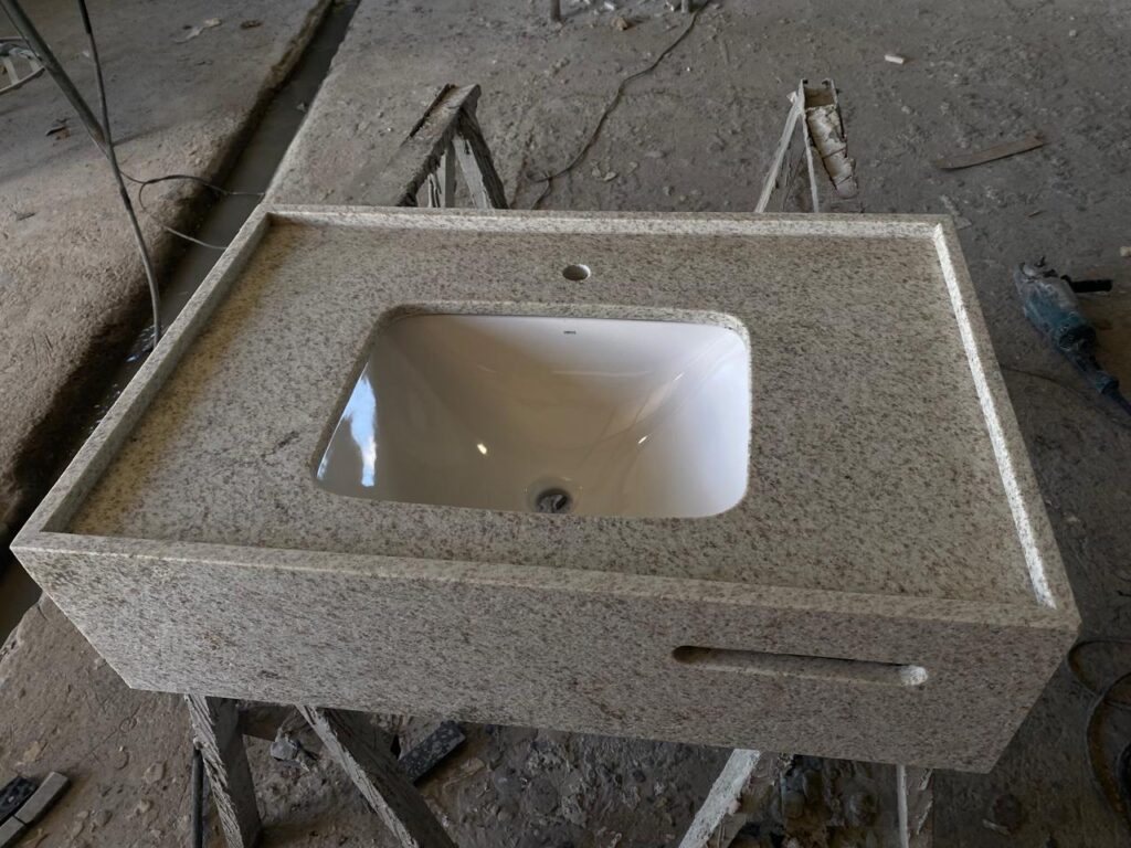 Pia para banheiro no Granito Branco Prime