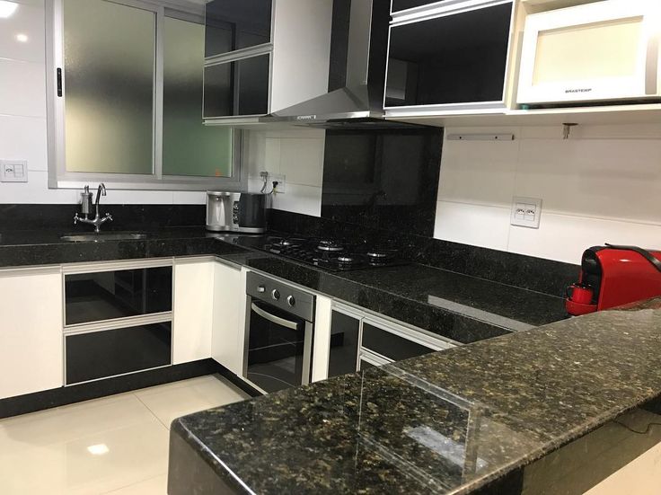 Bancada com pia para cozinha no Charmoso Verde Ubatuba