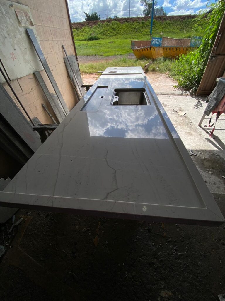 Bancada para cozinha no Quartzito Mont Blanc