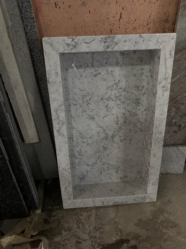 Nicho e Lavatório no Mármore Branco Carrara